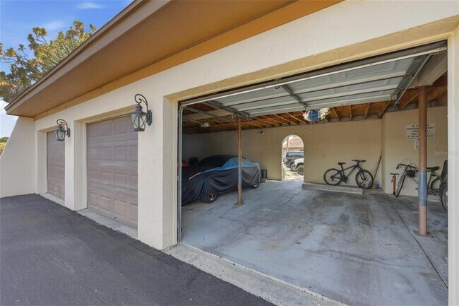 Building Photo - 3663 Longmeadow