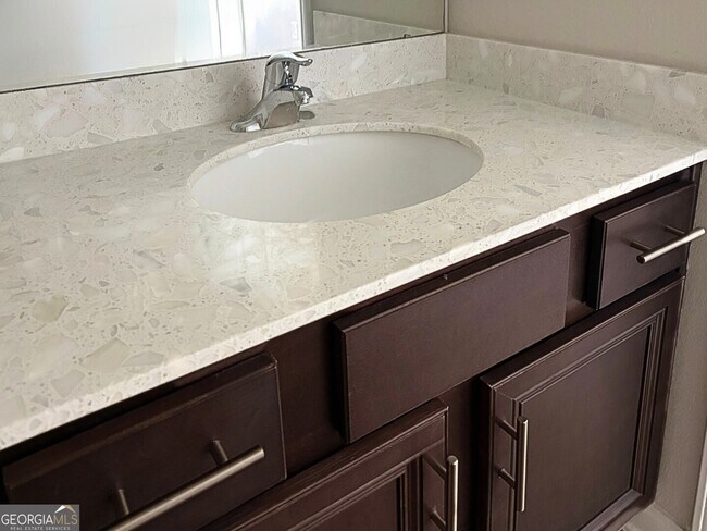 Building Photo - 312 Chinquapin Dr