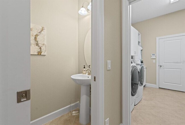 Building Photo - 8725 Amaretto Ave