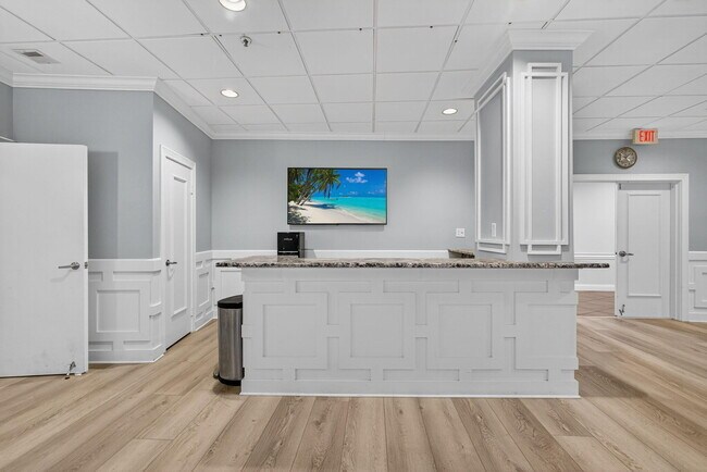 Building Photo - 1300 Jimmy Buffett Mem Hwy