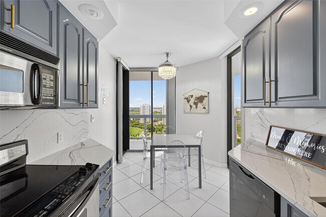 Building Photo - 20185 E Country Club Dr