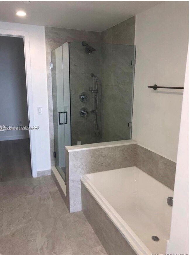 Building Photo - 488 NE 18th St