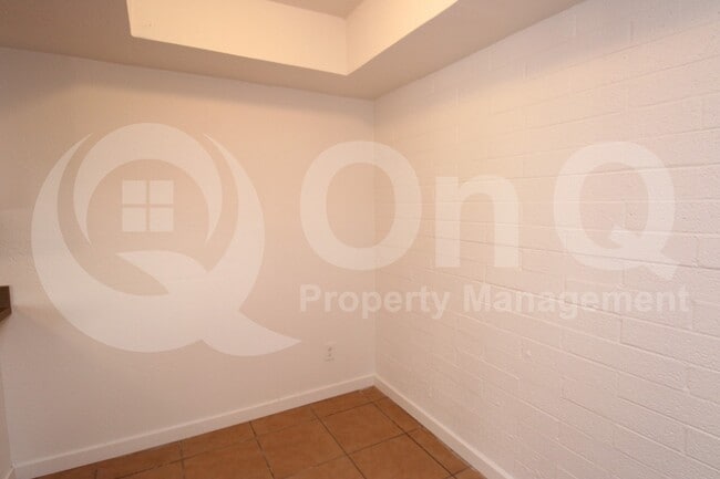 Building Photo - 1464 N 54th Ave