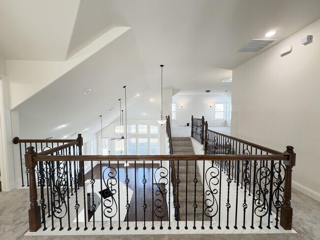 Building Photo - 7952 Ashwood Ln