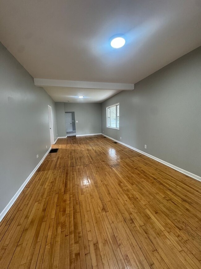 Building Photo - Beautiful 2-bedroom house for Rent AVAILAB...