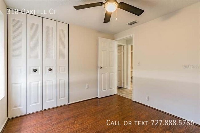 Building Photo - 318 Oakhill Ct