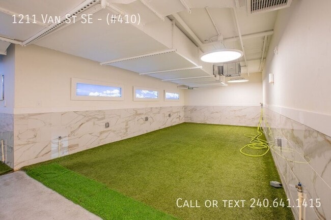 Building Photo - 1211 Van St SE