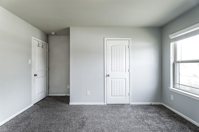 Building Photo - 29319 Dunns Creek Ct