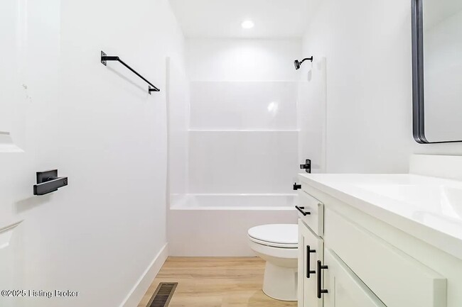 Building Photo - 1322 S Preston St