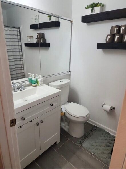 Building Photo - 11 Craig Ct