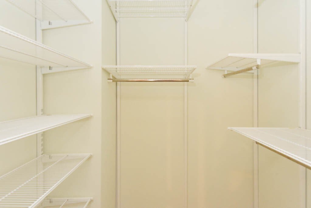 Building Photo - 842 W Grace St