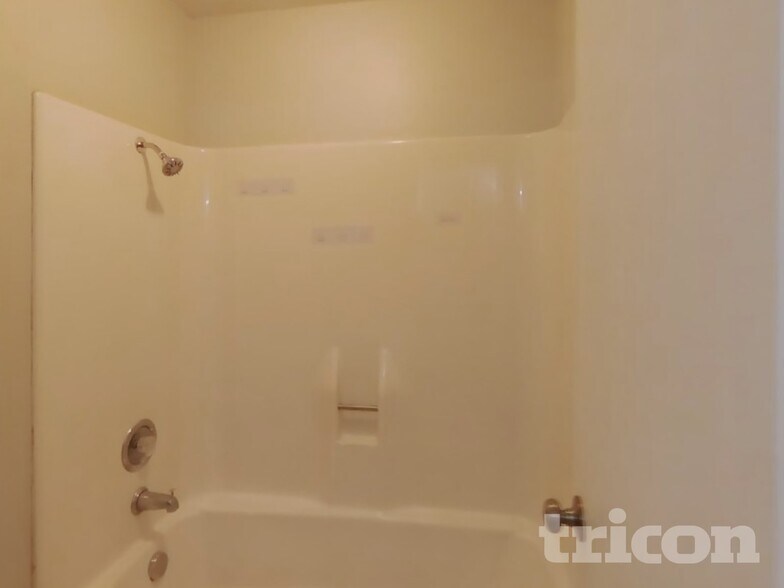 Building Photo - 3729 W North Ln