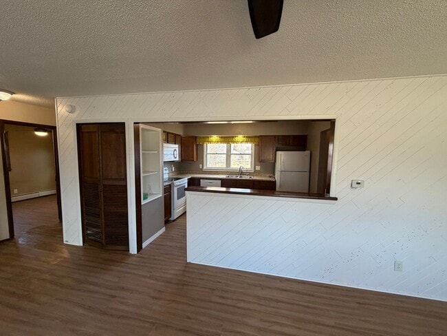 Building Photo - House for Rent!