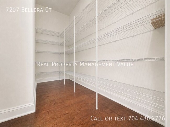 Building Photo - 7207 Bellera Ct
