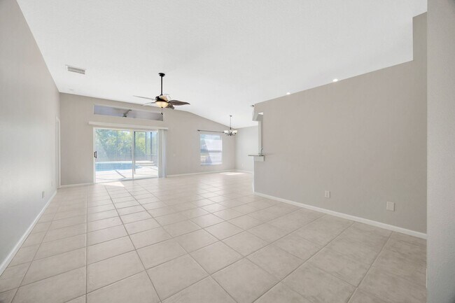 Building Photo - 10461 Hunters Haven Blvd