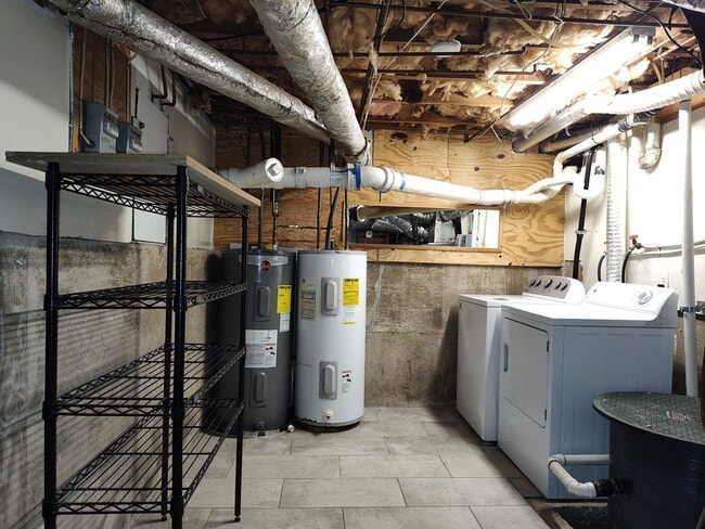 Building Photo - Recently renovated 2-bedroom Duplex in LoSo!