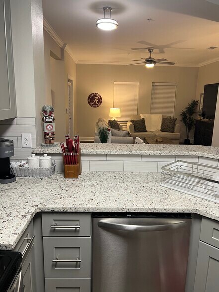 Building Photo - 3218 Veterans Memorial Pky