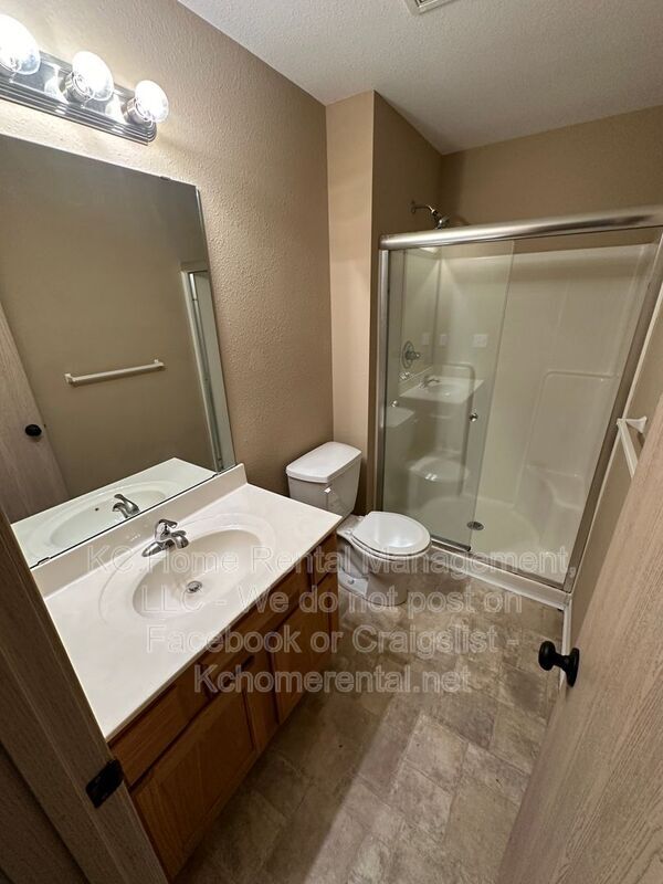 Building Photo - 8710 N Cleveland Ave