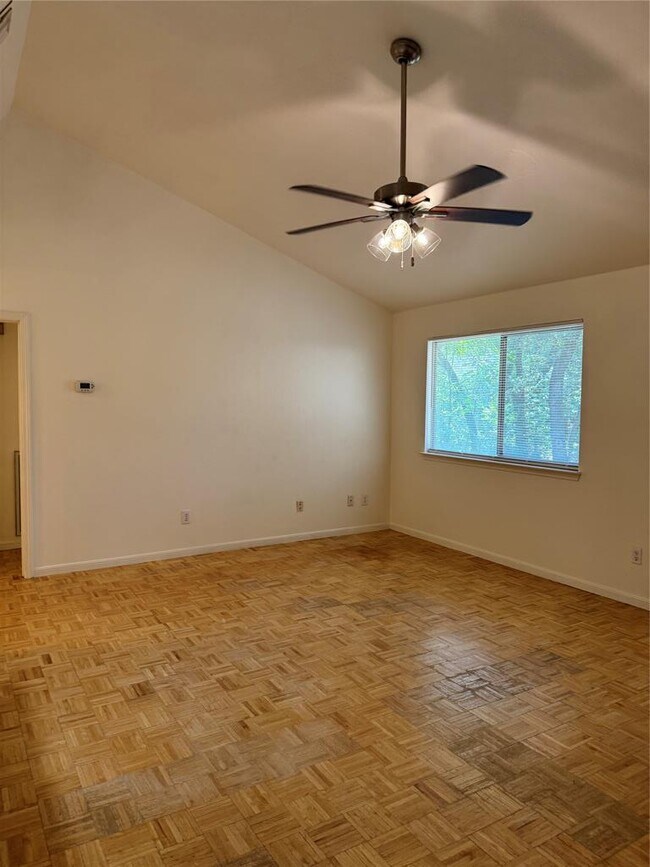 Building Photo - 2207 N Cannes Dr