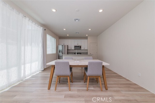 Building Photo - 40277 Birchfield Dr
