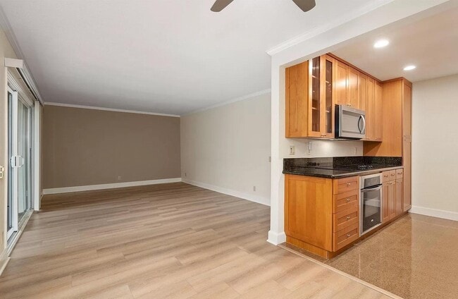 Building Photo - 8666 Via Mallorca