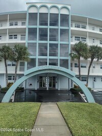 Building Photo - 4000 Ocean Beach Blvd