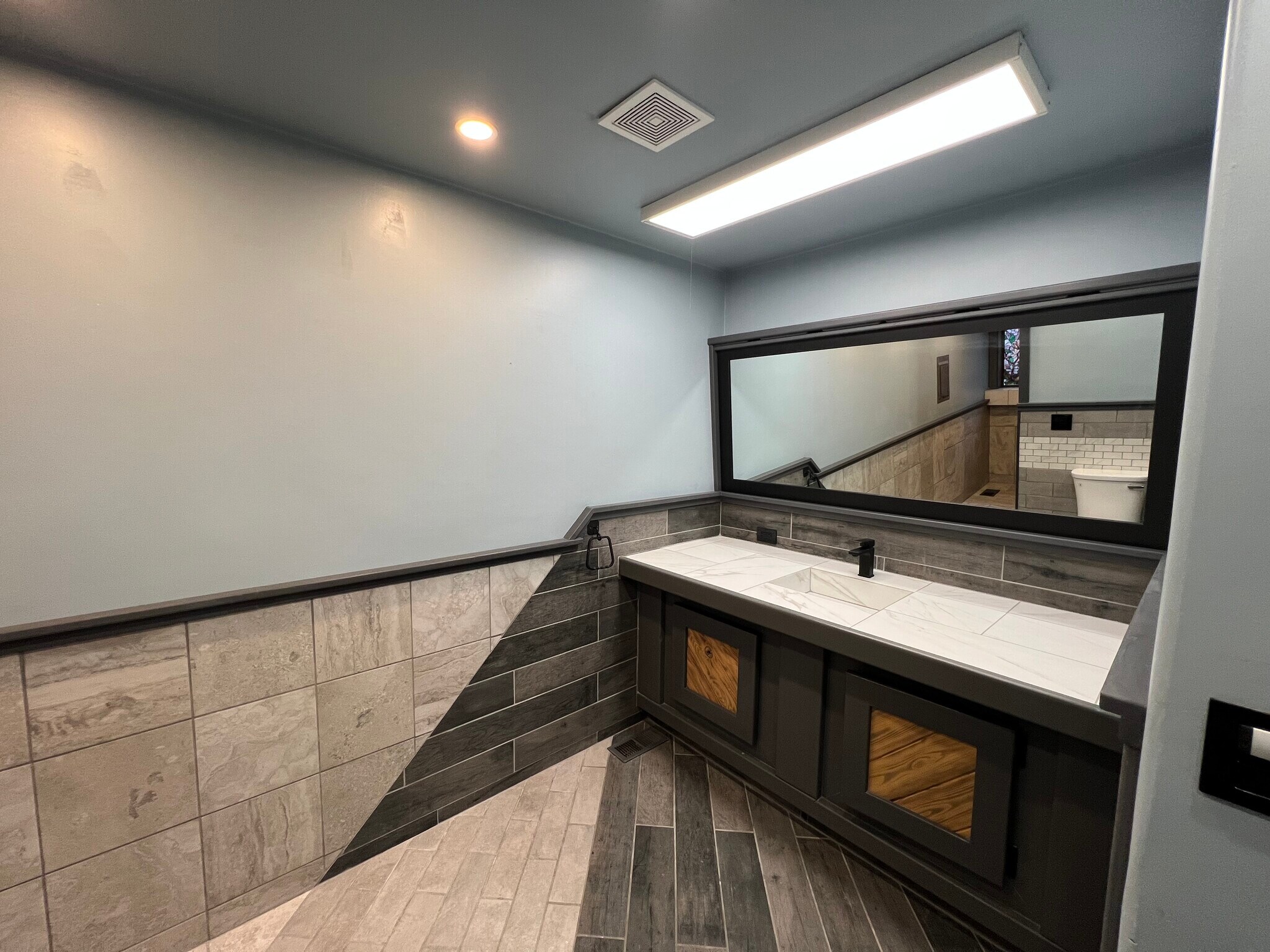 Building Photo - 20647 NW Lapine Way