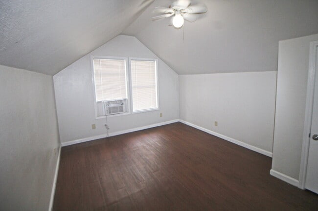 Building Photo - 232 Cornell Ave