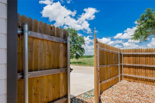 Building Photo - 2540 Acoma Ln