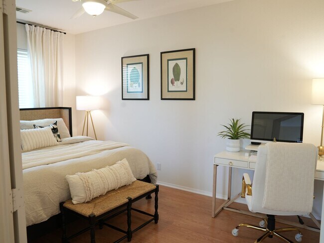 Building Photo - Cozy Stevenson Ranch Home on a Quiet Cul-D...