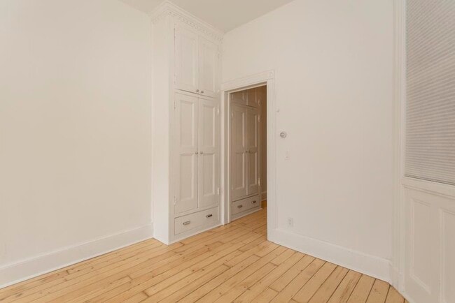 Building Photo - 339 Ogden Ave.