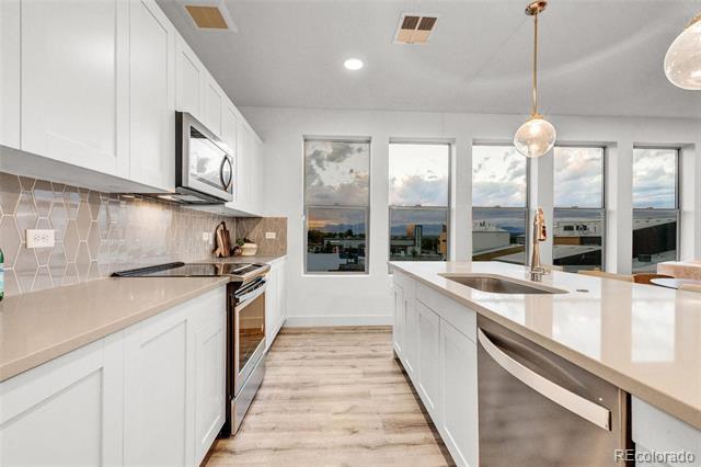 Building Photo - 2899 W 52nd Ave