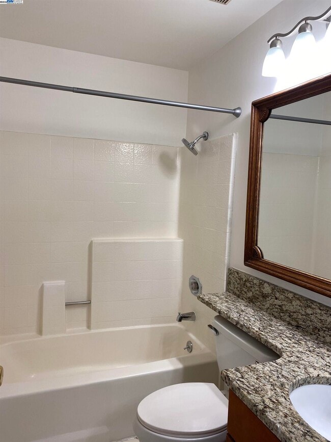 Building Photo - 6084 Vía de los Cerros