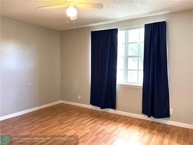 Building Photo - 9866 NW 57th Manor