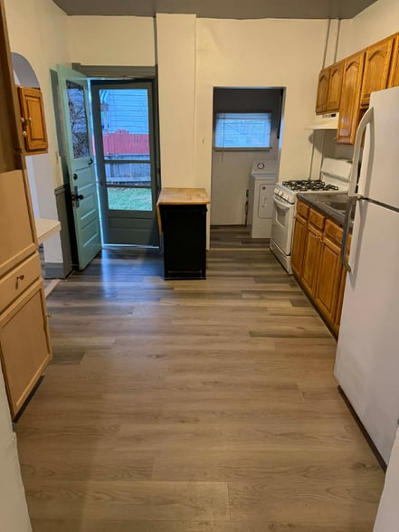 Building Photo - 101 2nd Ave