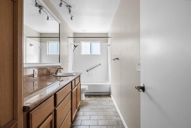 Building Photo - 8303 Wexford Dr