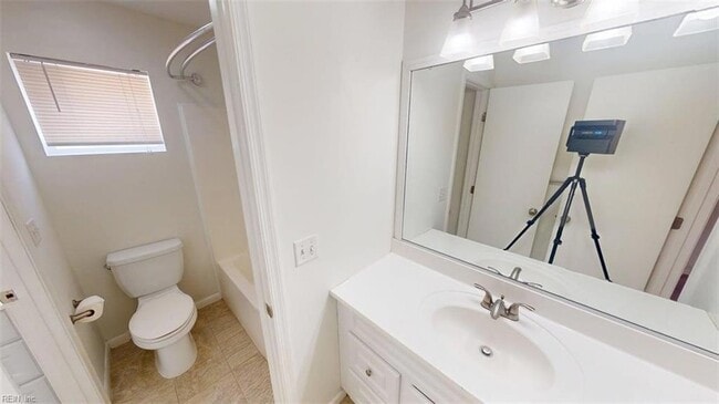 Building Photo - 1729 Dylan Dr