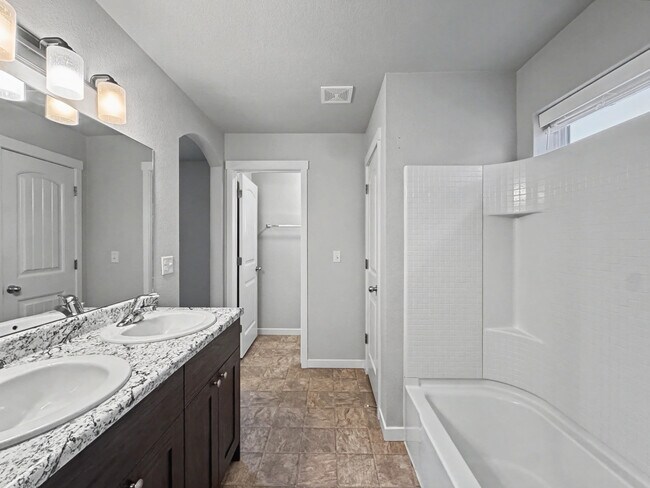 Building Photo - 4668 Ports Down Ln