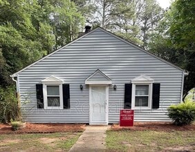 Building Photo - 901 Westland Dr SW