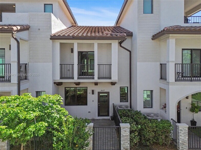 Building Photo - 4527 NW 83rd Path