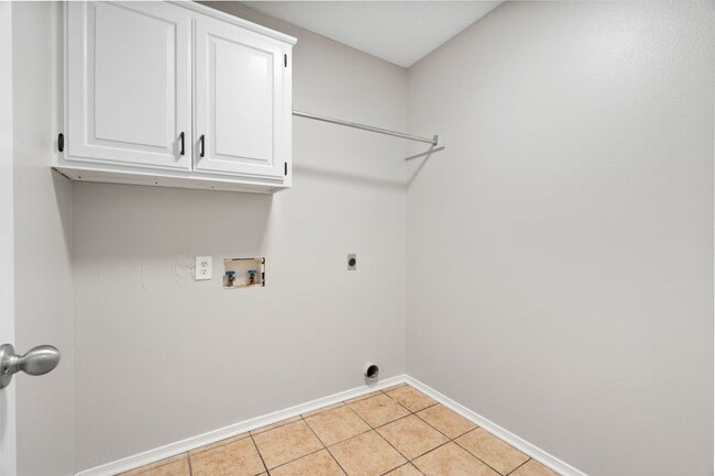 Building Photo - 7120 Blackjack Dr