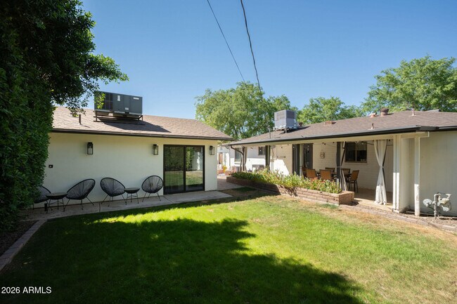 Building Photo - 4813 E Fairmount Ave