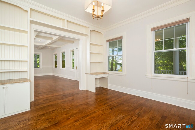 Building Photo - 309 Milbank Ave