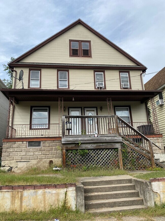 Primary Photo - 121-123 N Cameron Ave