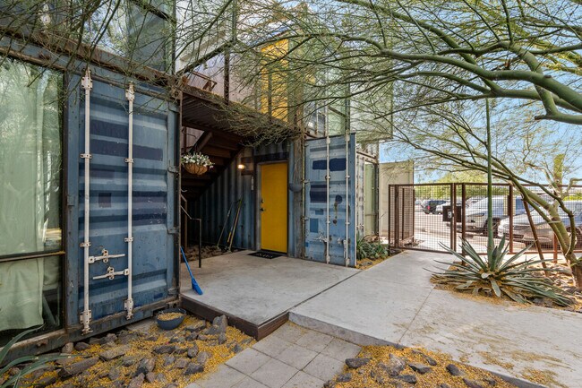 Building Photo - Containers on Grand