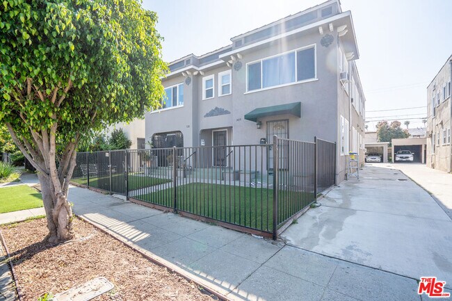 Building Photo - 1409 Bronson Ave