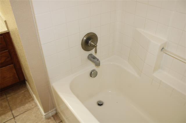 Building Photo - 1245 Redman Ave