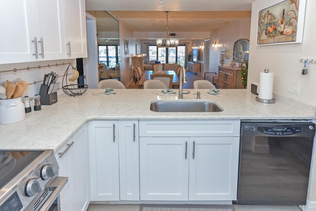 Building Photo - 901 Seafarer Cir