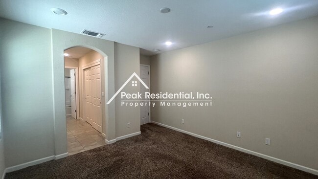 Building Photo - Updated 3bd/2.5ba Home near Cosumnes River...