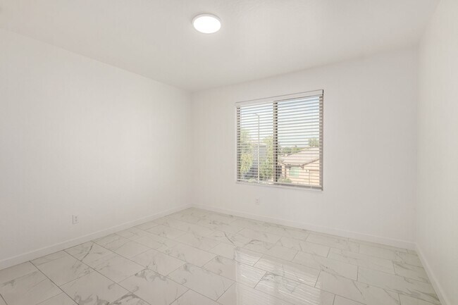 Building Photo - One Of A Kind Home For Rent In Buckeye!